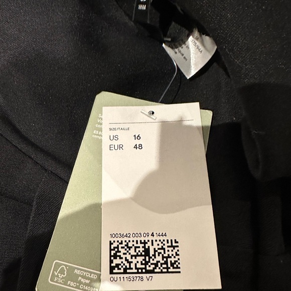 Brand new pleated tennis skirt **tags attached** - Picture 4 of 7